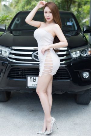 不穿内衣瑜伽老师_BD英语在线手机播放